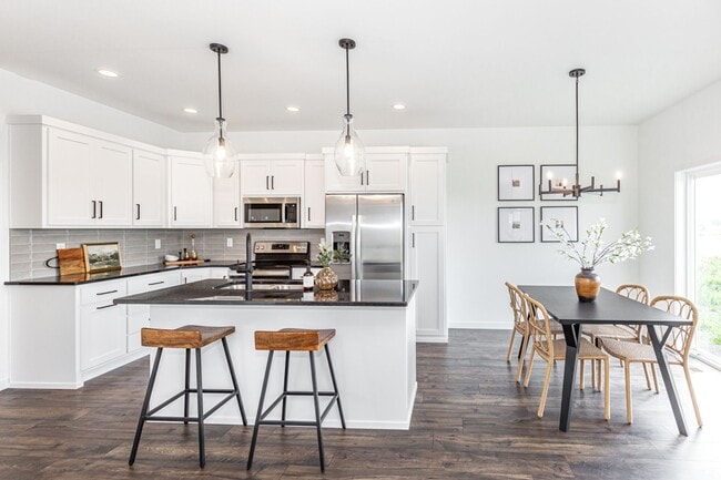 5555 Lori Ln W in West Fargo, ND - Building Photo - Building Photo