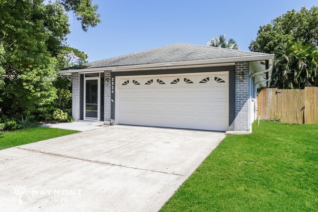2825 Wendover Terrace in Palm Harbor, FL - Building Photo - Building Photo