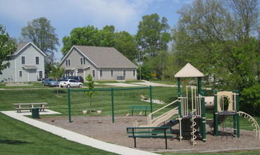 Crescent Pointe in Bloomington, IN - Building Photo - Building Photo