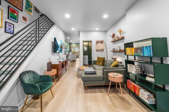 5426 Irving St in Philadelphia, PA - Building Photo - Building Photo