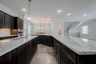 5226 Kiam St in Houston, TX - Building Photo - Building Photo