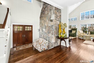 9 Dancing Bear Rd in Norwalk, CT - Building Photo - Building Photo