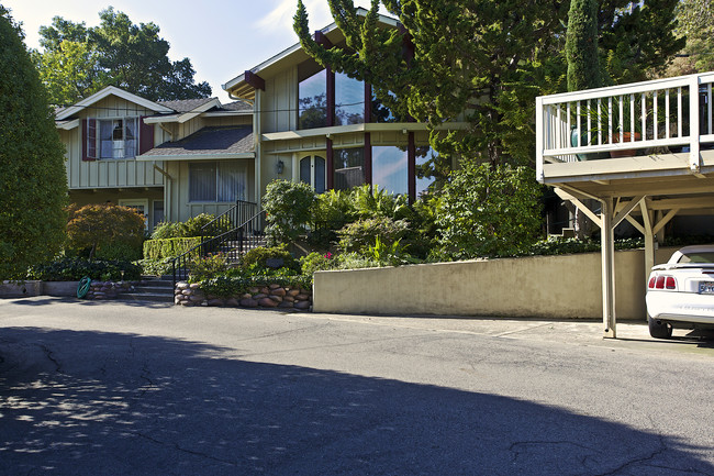 23 Clifton Ave in Los Gatos, CA - Foto de edificio - Building Photo