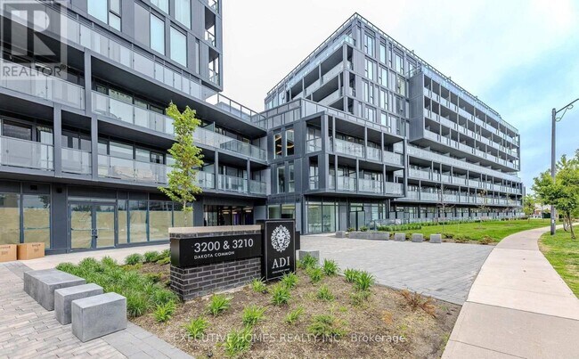 3210 Dakota Cmn in Burlington, ON - Building Photo - Building Photo