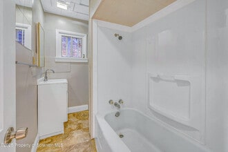 1101 Washburn St in Scranton, PA - Building Photo - Building Photo