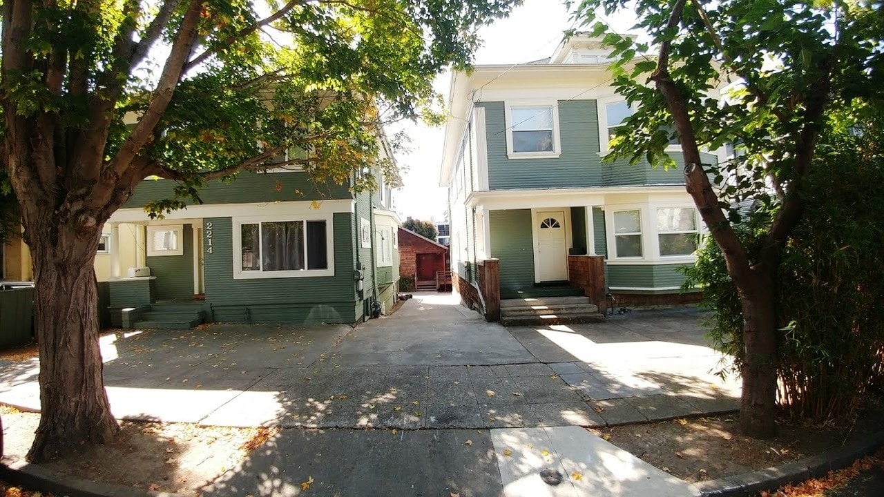 2210 Parker St in Berkeley, CA - Foto de edificio