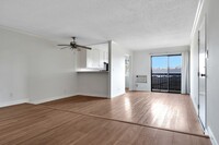 Orange Apartments in Los Angeles, CA - Foto de edificio - Building Photo