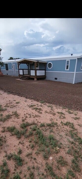 381 E Valle Rd in Williams, AZ - Building Photo