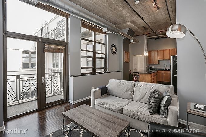 758 N Larrabee St-Unit -CUSTOM 1 BD PENTHOUS in Chicago, IL - Building Photo