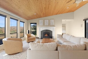 112 Duck Ct in Bodega Bay, CA - Building Photo