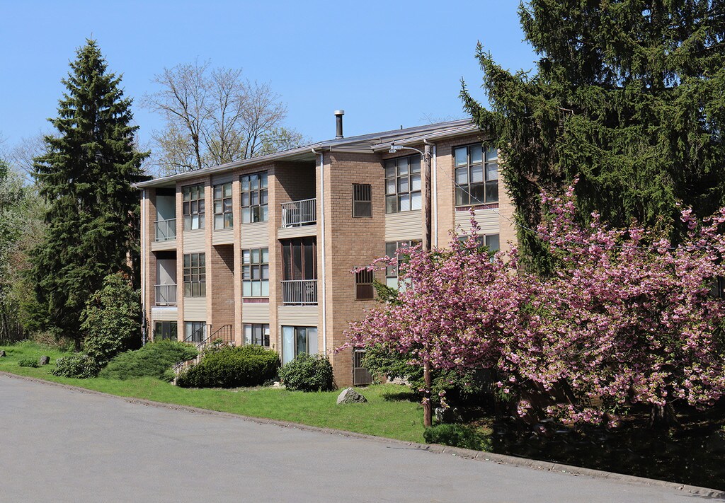 Mountain Lake Apartments Scranton, PA Apartments