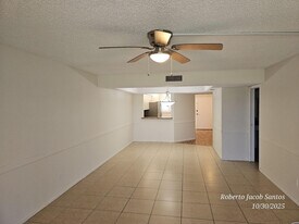 23305 Barwood Ln N in Boca Raton, FL - Building Photo