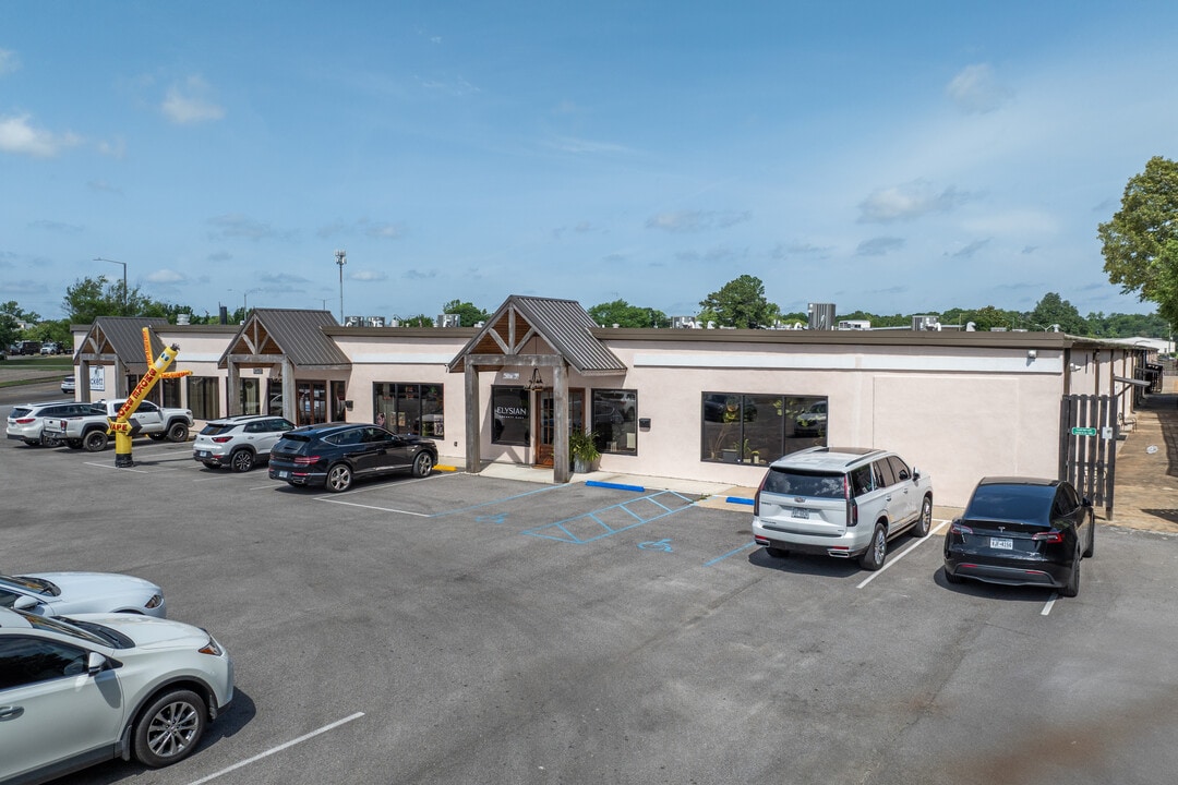 Pine Burr Apartments in Laurel, MS - Foto de edificio