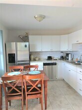 2840 Shoreview Dr in Naples, FL - Building Photo - Building Photo