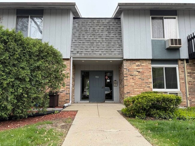 property at 906 E Old Willow Rd