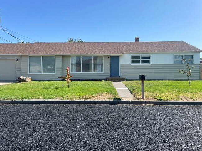 property at 706 1st Ave SE