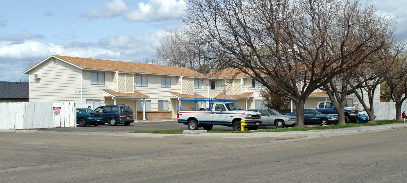 304-312 E Florida Ave in Nampa, ID - Building Photo