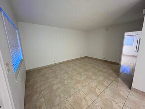 3220 NE 10th St in Pompano Beach, FL - Building Photo - Building Photo