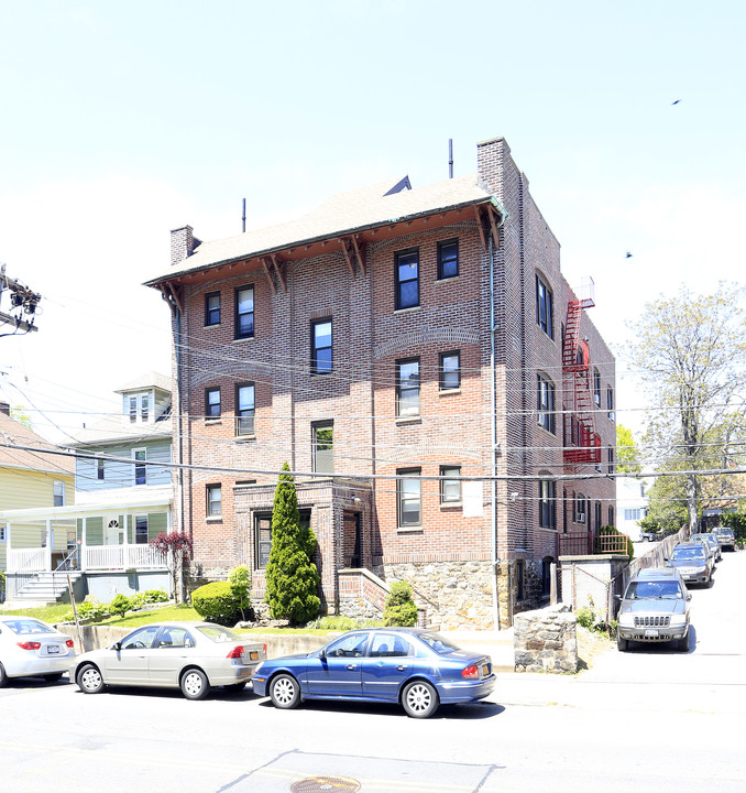 31 Coligni Ave in New Rochelle, NY - Foto de edificio