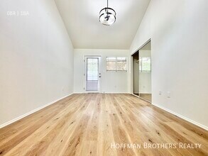 2448 Beachwood Dr in Los Angeles, CA - Building Photo - Building Photo