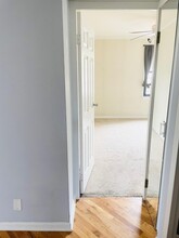 525 W Aldine Ave, Unit 401 in Chicago, IL - Building Photo - Building Photo