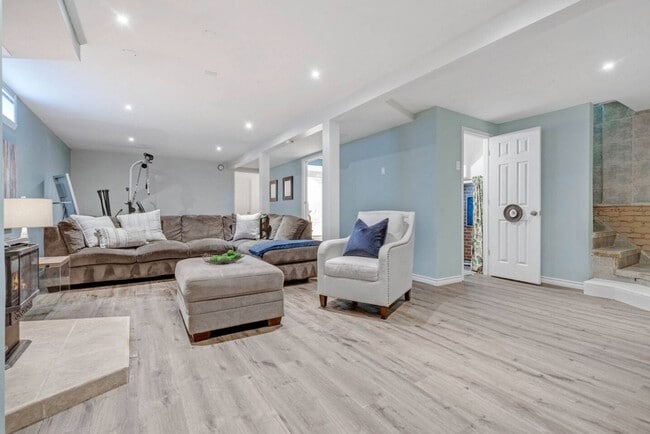 property at 306 Rue Riviera