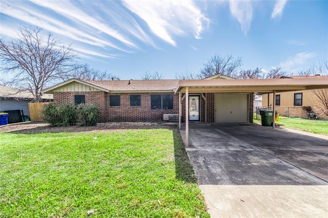 8125 Tumbleweed Trail in Fort Worth, TX - Building Photo