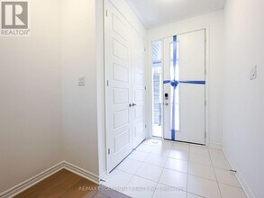 4045 Saida St in Mississauga, ON - Building Photo - Building Photo