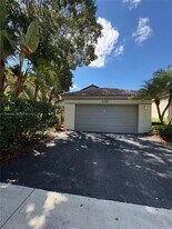 1499 Presidio Dr in Weston, FL - Building Photo