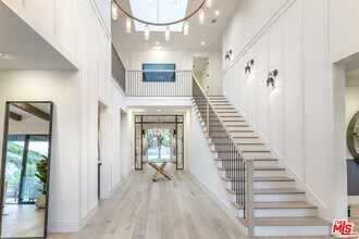 24277 Dry Canyon Cold Creek Rd in Calabasas, CA - Building Photo - Building Photo