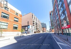 330 Adelaide St E in Toronto, ON - Building Photo