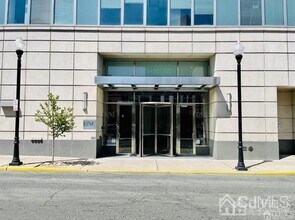 1 Spring St in New Brunswick, NJ - Building Photo - Building Photo
