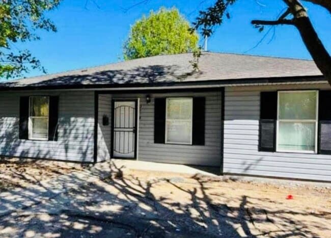 property at 2014 Pannell St
