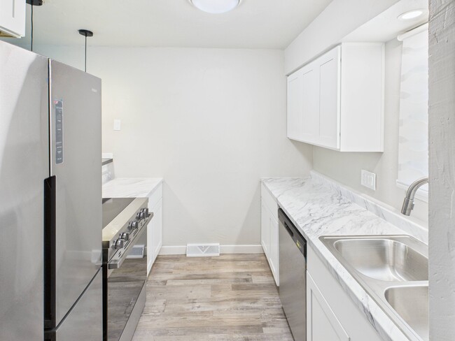 1044 Coronado Pkwy S in Denver, CO - Building Photo - Building Photo