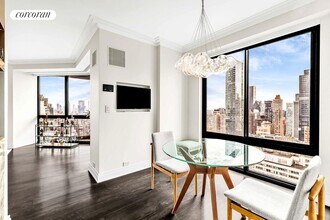 200 E 61st St in New York, NY - Building Photo - Building Photo