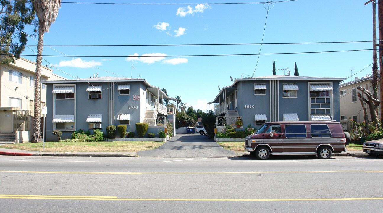 6860-6870 Hazeltine Ave in Van Nuys, CA - Foto de edificio