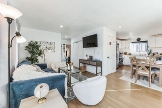 5831 Greycourt Ave in San Diego, CA - Building Photo - Building Photo