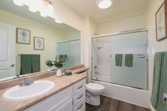 Fountain Circle Townhomes in Davis, CA - Building Photo - Interior Photo