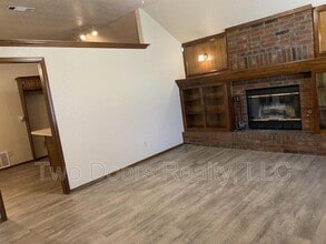 1121 SW 100th Terrace in Oklahoma City, OK - Building Photo - Building Photo
