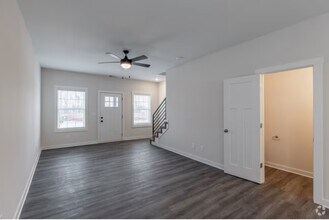 102 B Aviator Cir in Oak Grove, KY - Building Photo - Building Photo