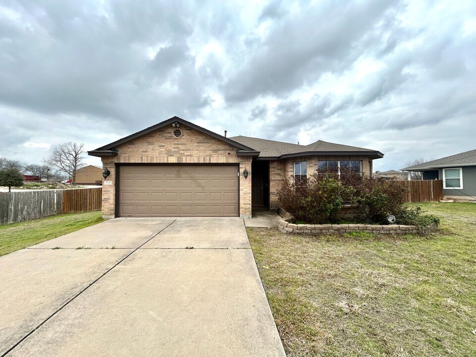 2736 Breezy Point Cove in Round Rock, TX - Building Photo