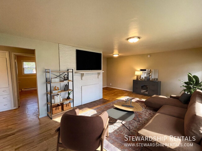 2960 Alder St in Eugene, OR - Building Photo - Building Photo