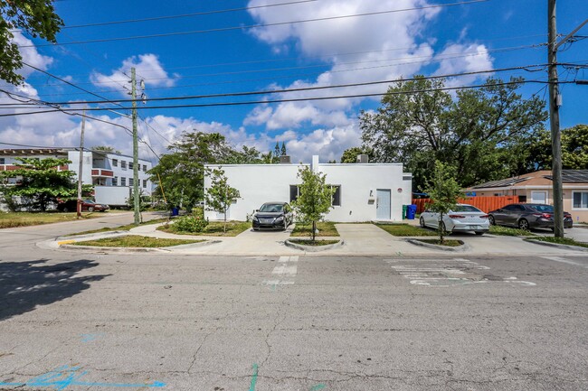 445 77th in Miami, FL - Building Photo - Building Photo