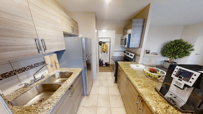 Bristol Arms Apartment in Mississauga, ON - Building Photo - Building Photo