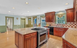 344 Lowell St in Lexington, MA - Building Photo