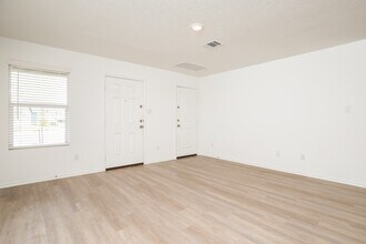 4332 Levee Rdg in San Antonio, TX - Building Photo - Building Photo