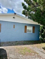 951 Fra-Mar Pl in Fort Pierce, FL - Building Photo