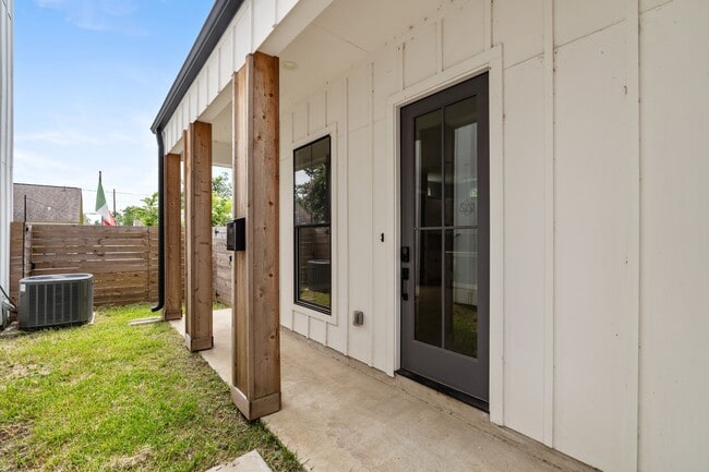 1412 Weiss St in Houston, TX - Building Photo - Building Photo