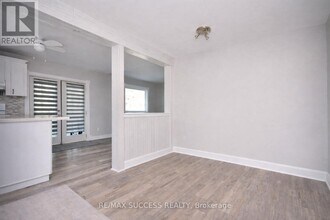 1711 St Johns Rd in Innisfil, ON - Building Photo - Building Photo