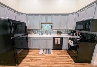 352 Manchaug Rd, Unit 1 in Sutton, MA - Building Photo - Building Photo